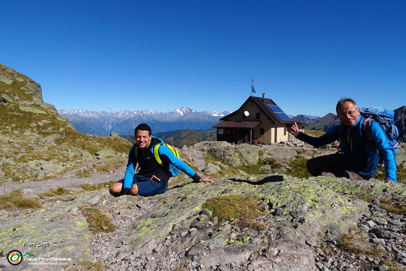 00 Al Rifugio Benigni (2222 m).JPG -                                